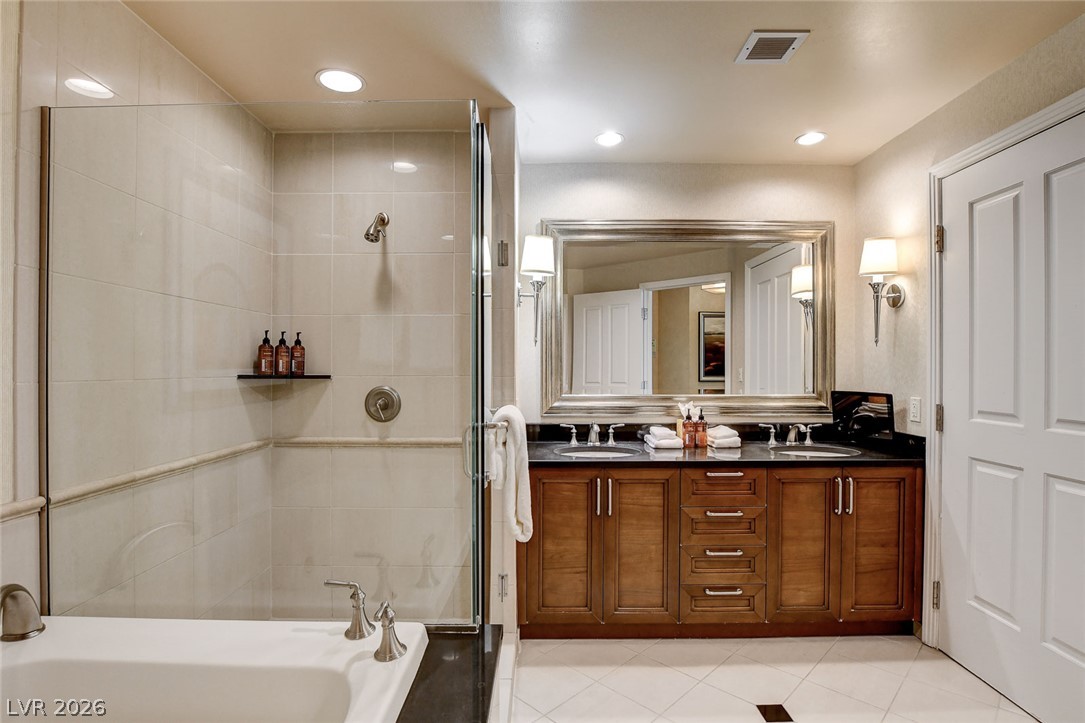 Photo 25 of 43, 145 E Harmon Avenue #1419
