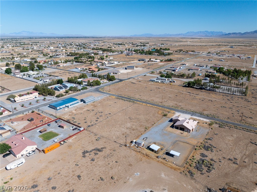 Photo 7 of 10, 2030 W Jaybird Street