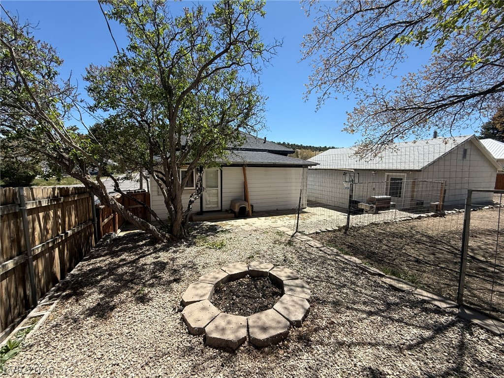 Photo 37 of 44, 703 Canyon Street