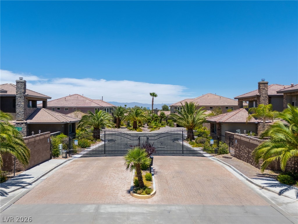 208 E Levi Avenue, Las Vegas 89183