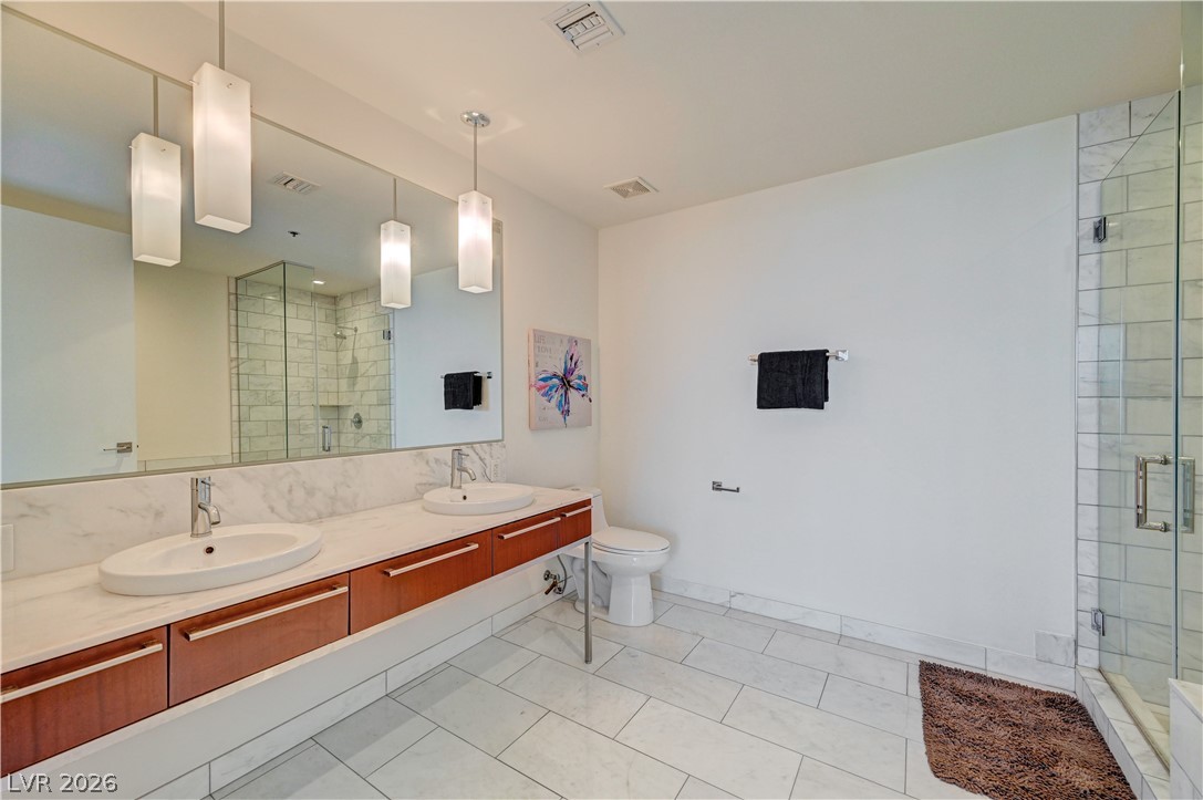 Photo 24 of 43, 4471 Dean Martin Drive #1104