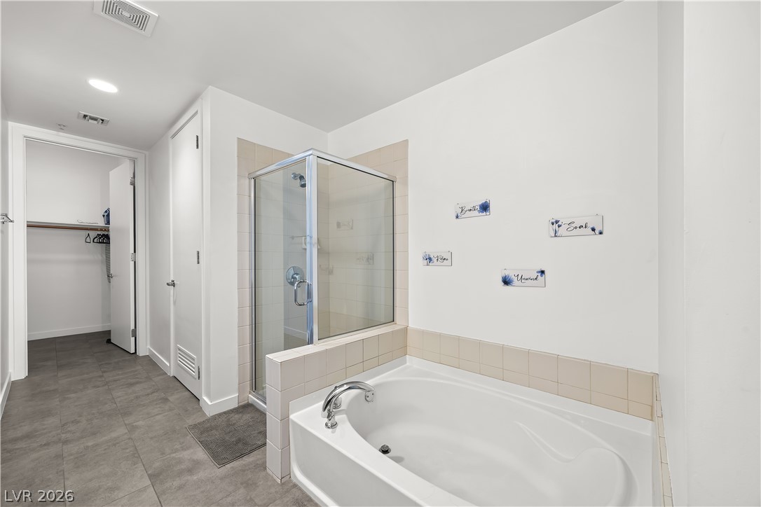 Photo 17 of 25, 353 E Bonneville Avenue #505