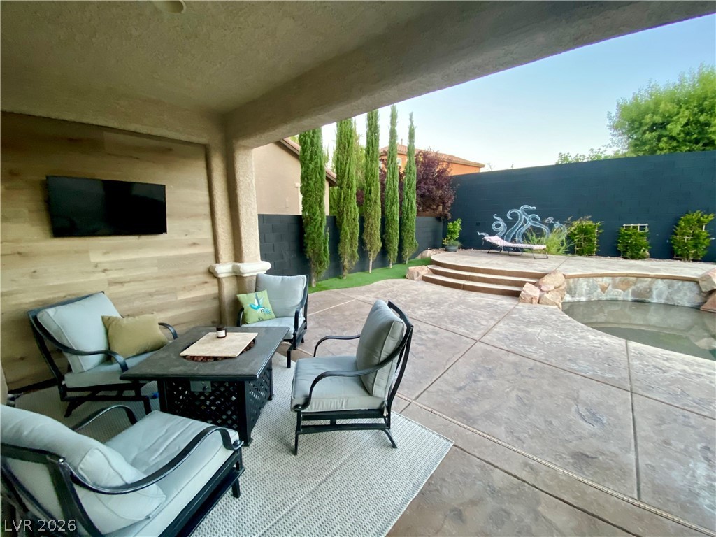Photo 6 of 49, 1081 Maple Bend Court