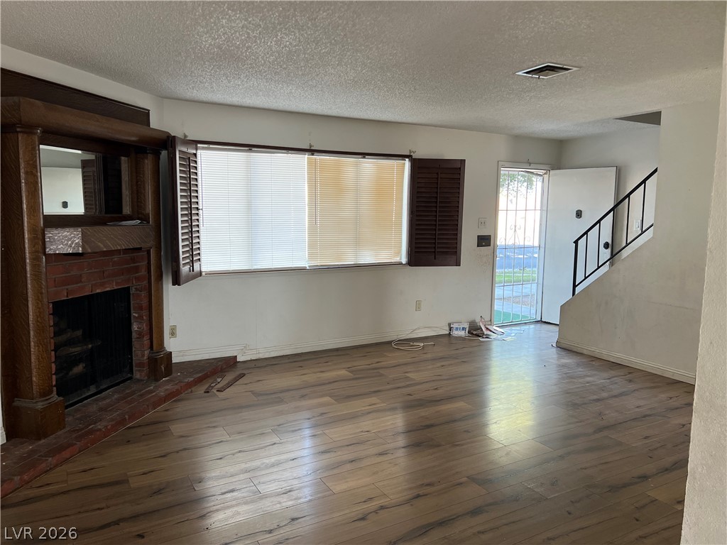 Photo 9 of 31, 3116 S Pecos Road