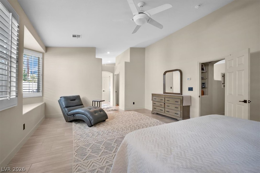 Photo 19 of 39, 1323 Rolling Sunset Street