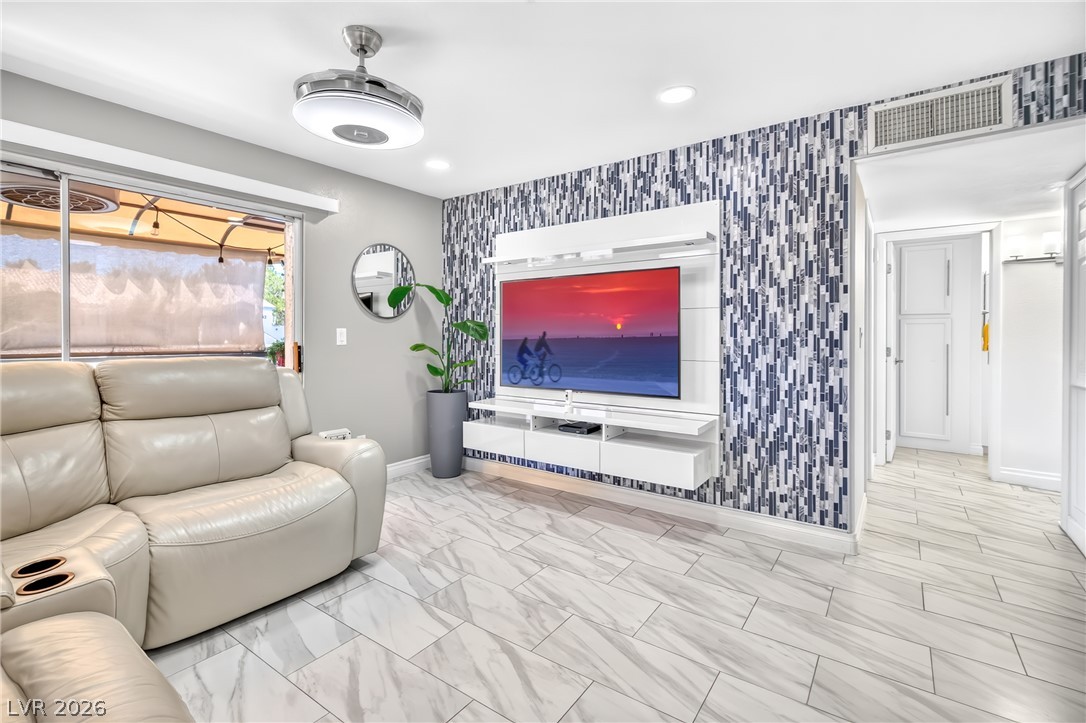 3078 Tarpon Drive #203, Las Vegas 89120