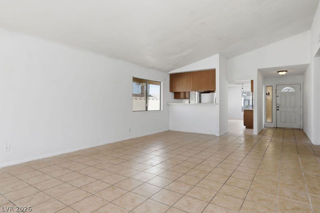 Photo 6 of 29, 3118 Blossom Glen Drive