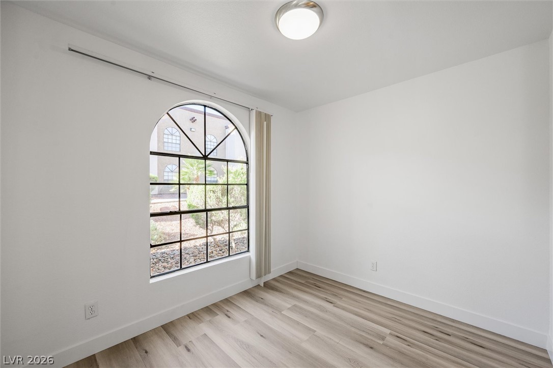 Photo 6 of 33, 2980 Juniper Hills Boulevard #103