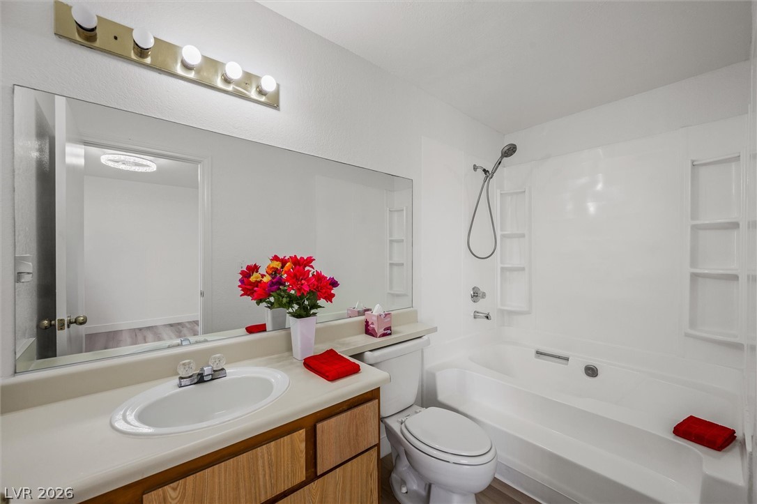 Photo 9 of 33, 2980 Juniper Hills Boulevard #103