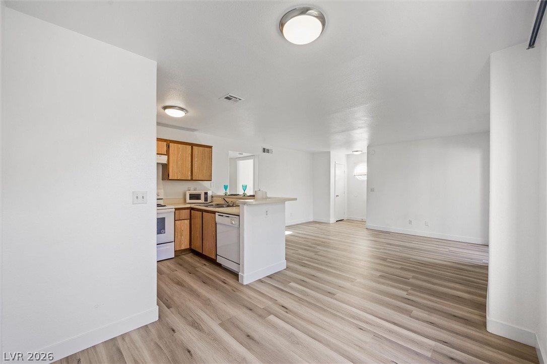 Photo 20 of 33, 2980 Juniper Hills Boulevard #103