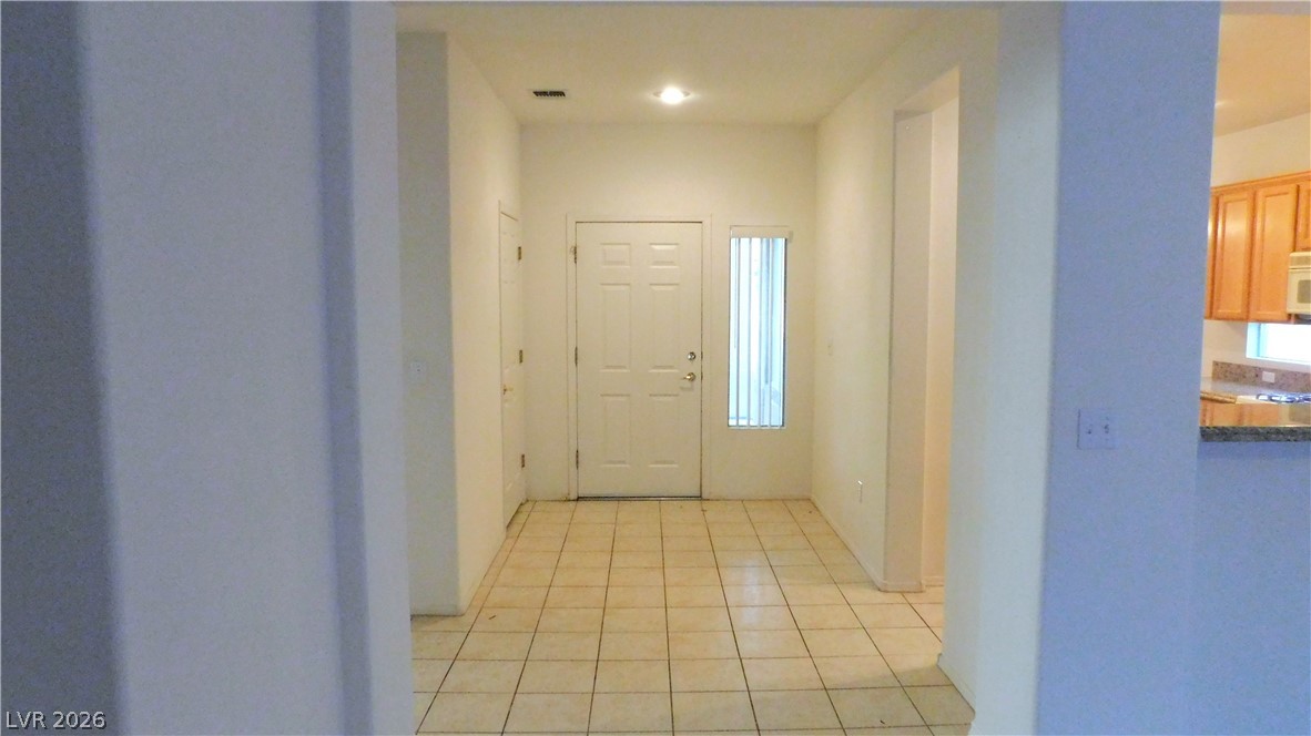 Photo 4 of 499 Elm Crest Place