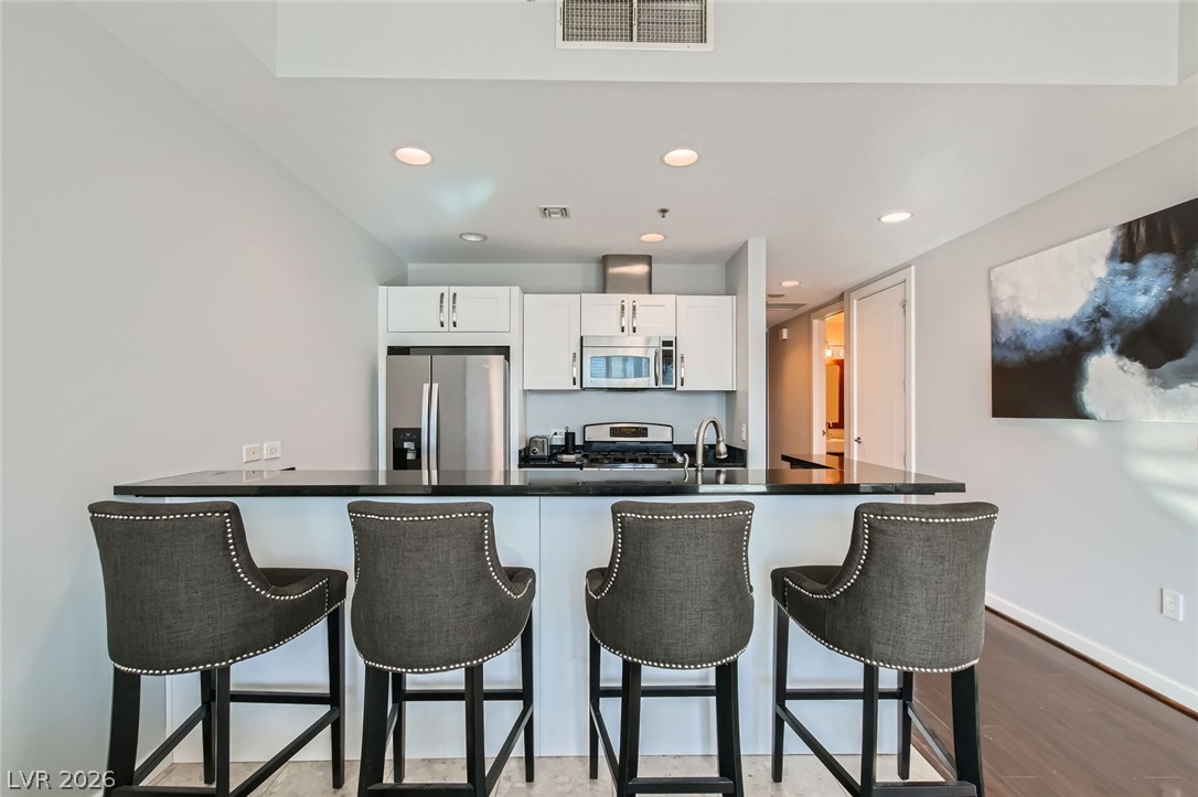 Photo 12 of 27, 4525 Dean Martin Drive #2001