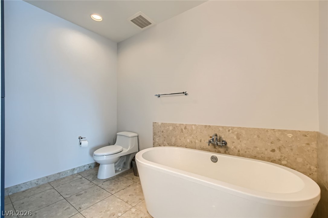 Photo 24 of 27, 4525 Dean Martin Drive #2001