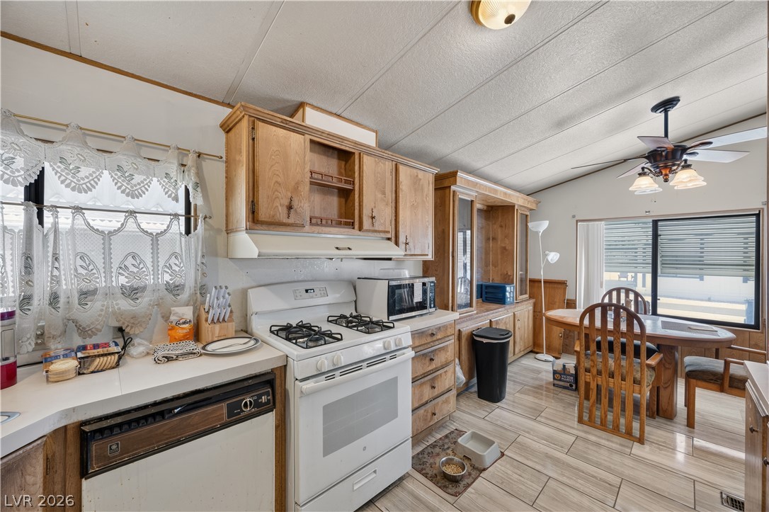 Photo 7 of 27, 3063 Comitan Lane
