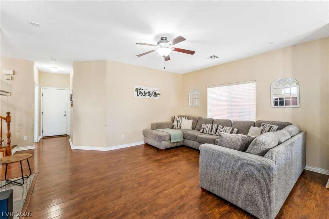 Photo 5 of 309 Sierra Breeze Avenue