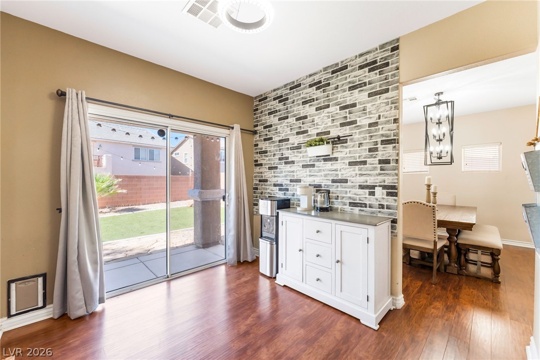 Photo 10 of 42, 309 Sierra Breeze Avenue