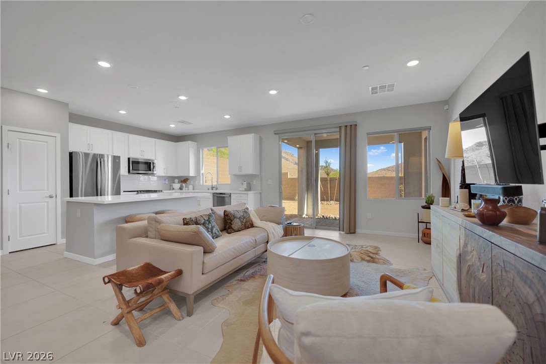 Photo 4 of 11572 Desert Hollow Avenue