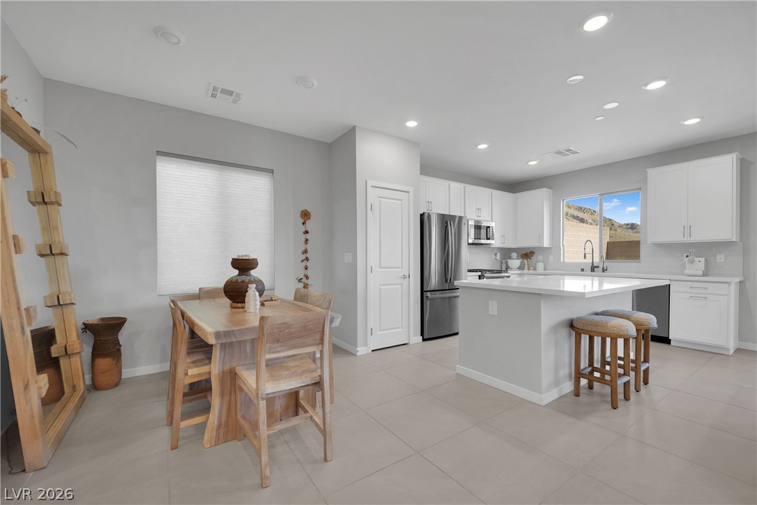 Photo 8 of 38, 11572 Desert Hollow Avenue