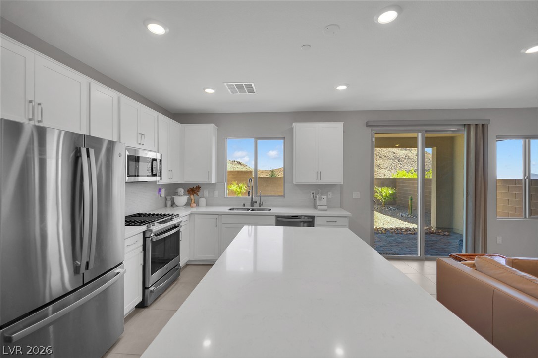 Photo 13 of 38, 11572 Desert Hollow Avenue