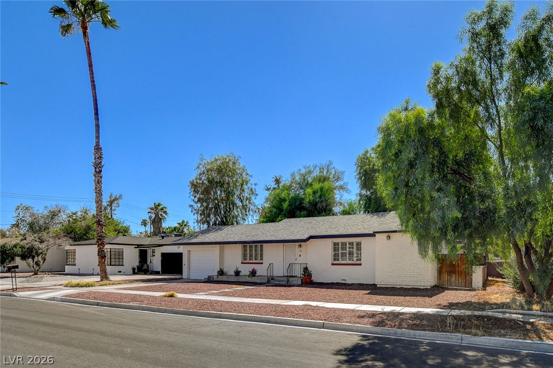 Photo 2 of 1134 Westwood Drive