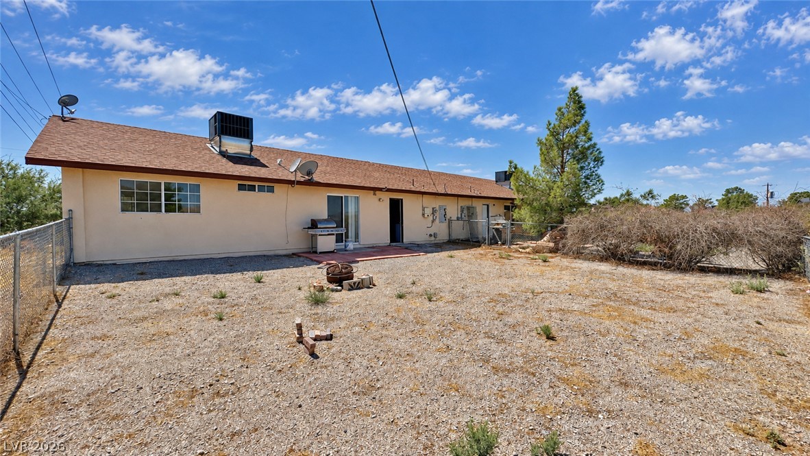 Photo 8 of 31, 1170 E Calvada Boulevard