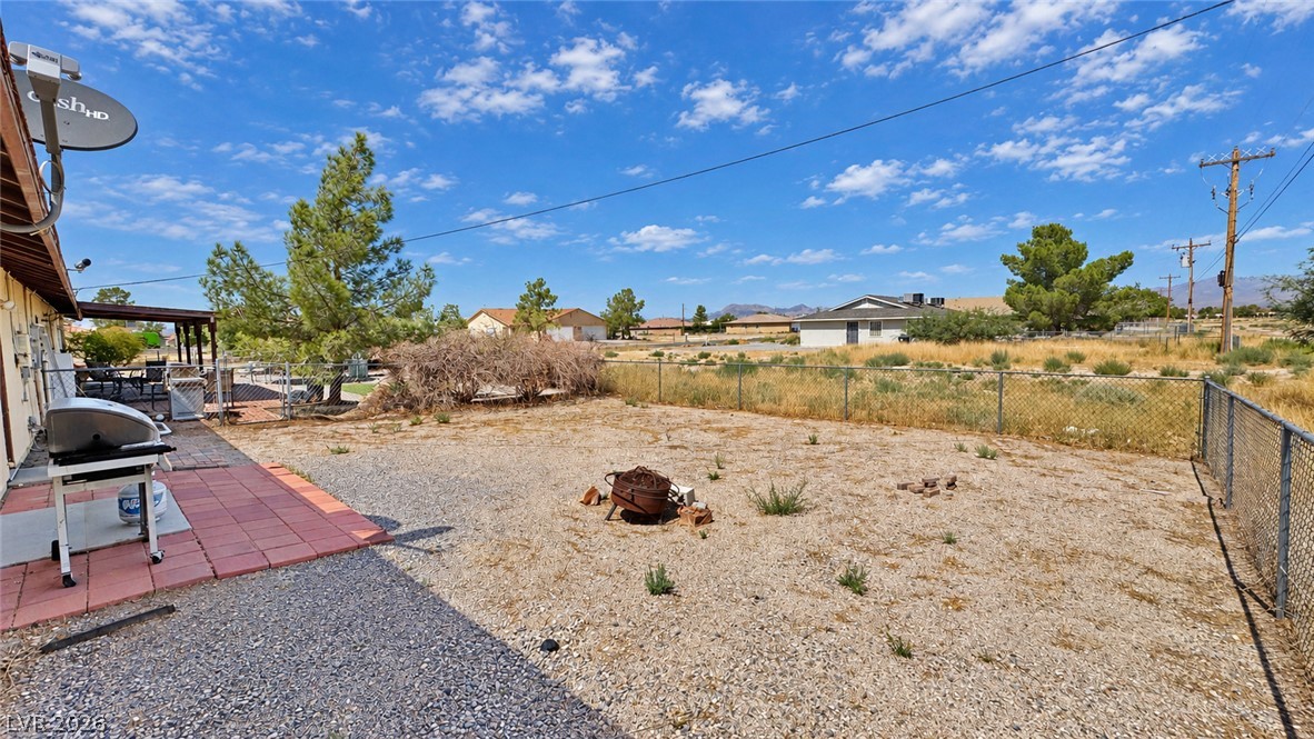 Photo 10 of 31, 1170 E Calvada Boulevard