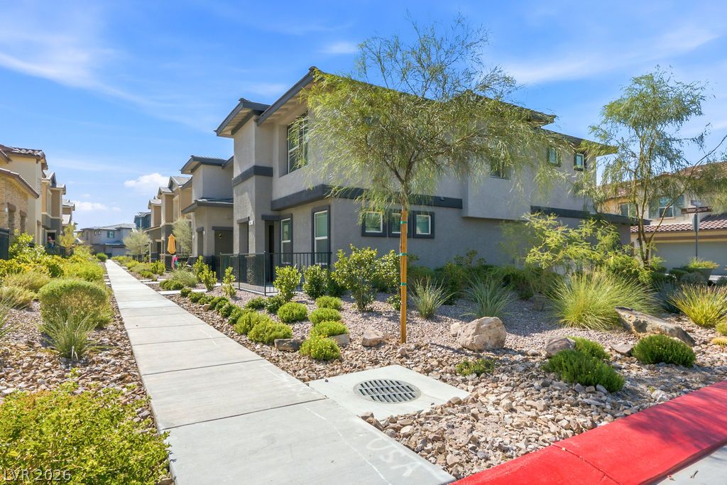 341 Summer Sparrow Avenue, Henderson 89011