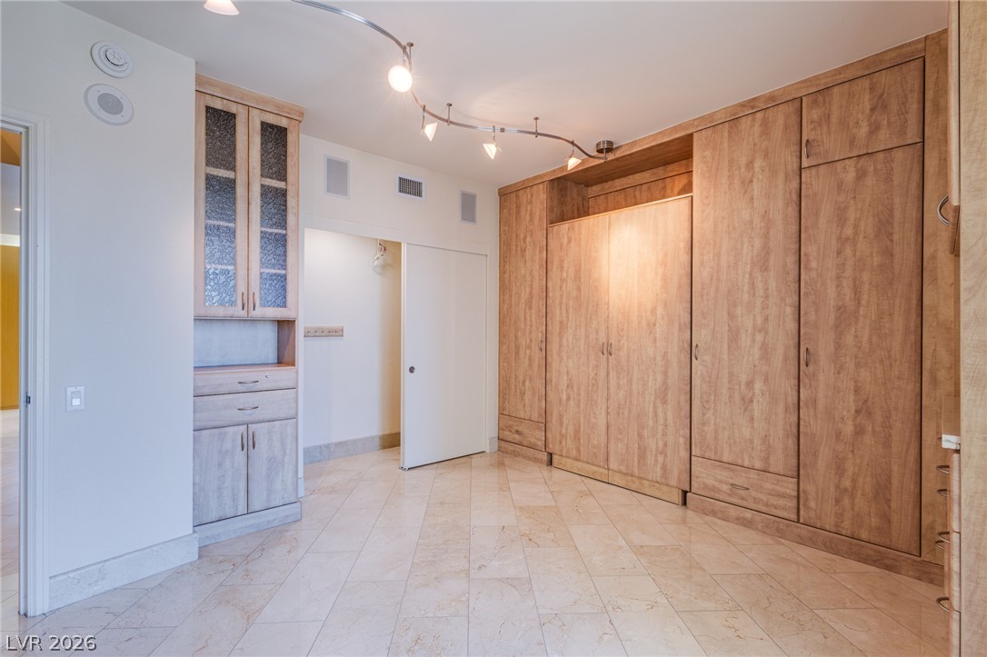 Photo 5 of 322 Karen Avenue #3601