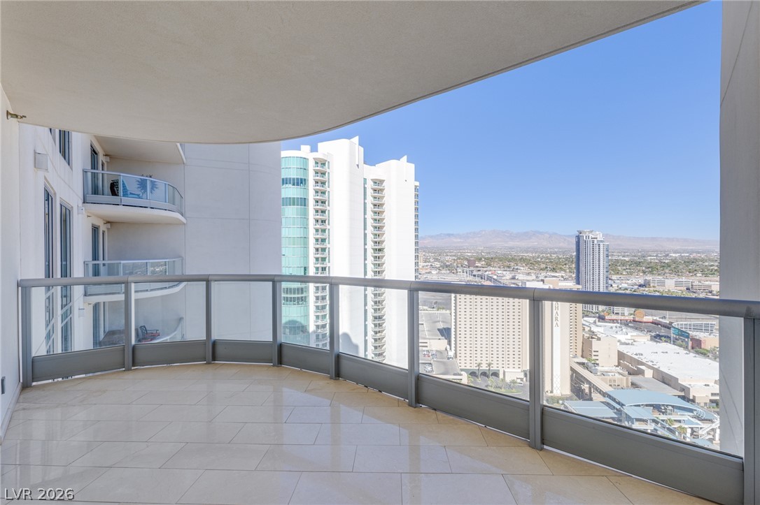 Photo 10 of 33, 322 Karen Avenue #3601