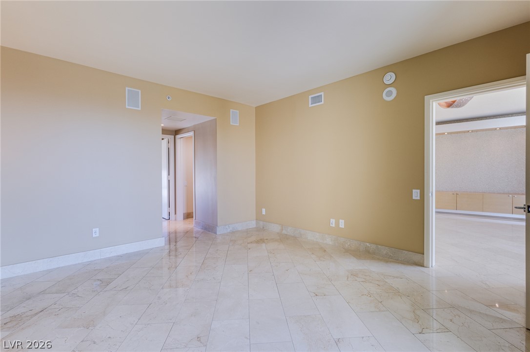 Photo 16 of 33, 322 Karen Avenue #3601