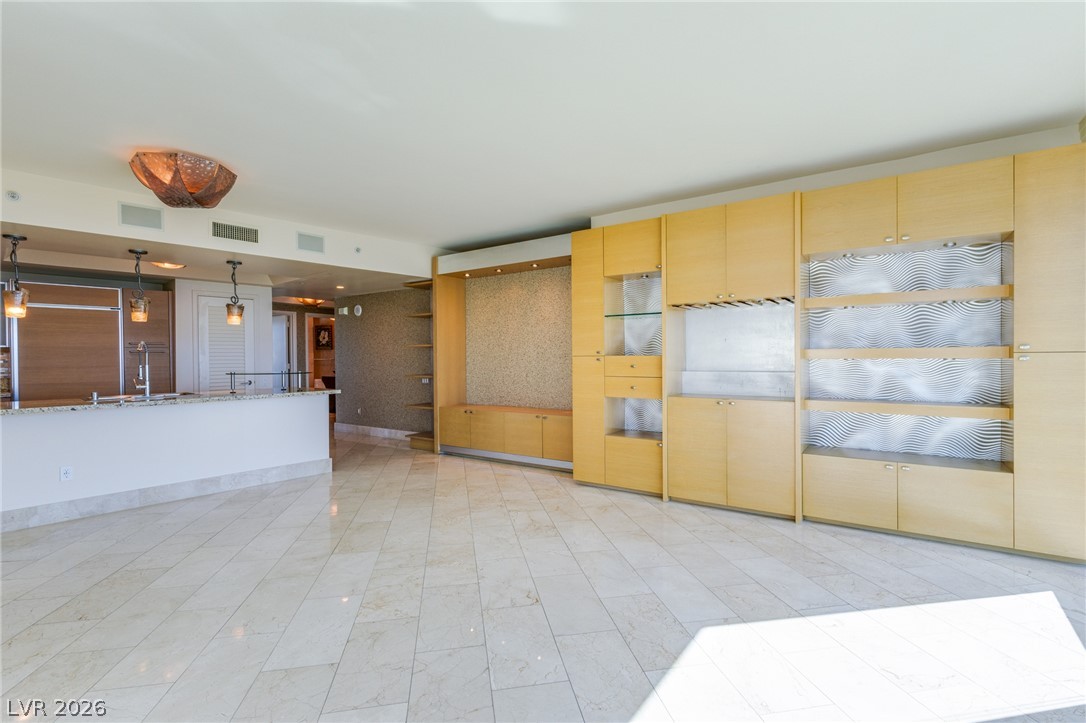 Photo 25 of 33, 322 Karen Avenue #3601