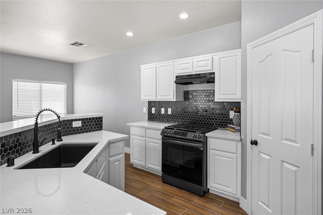 Photo 3 of 5535 Baccarat Avenue #103