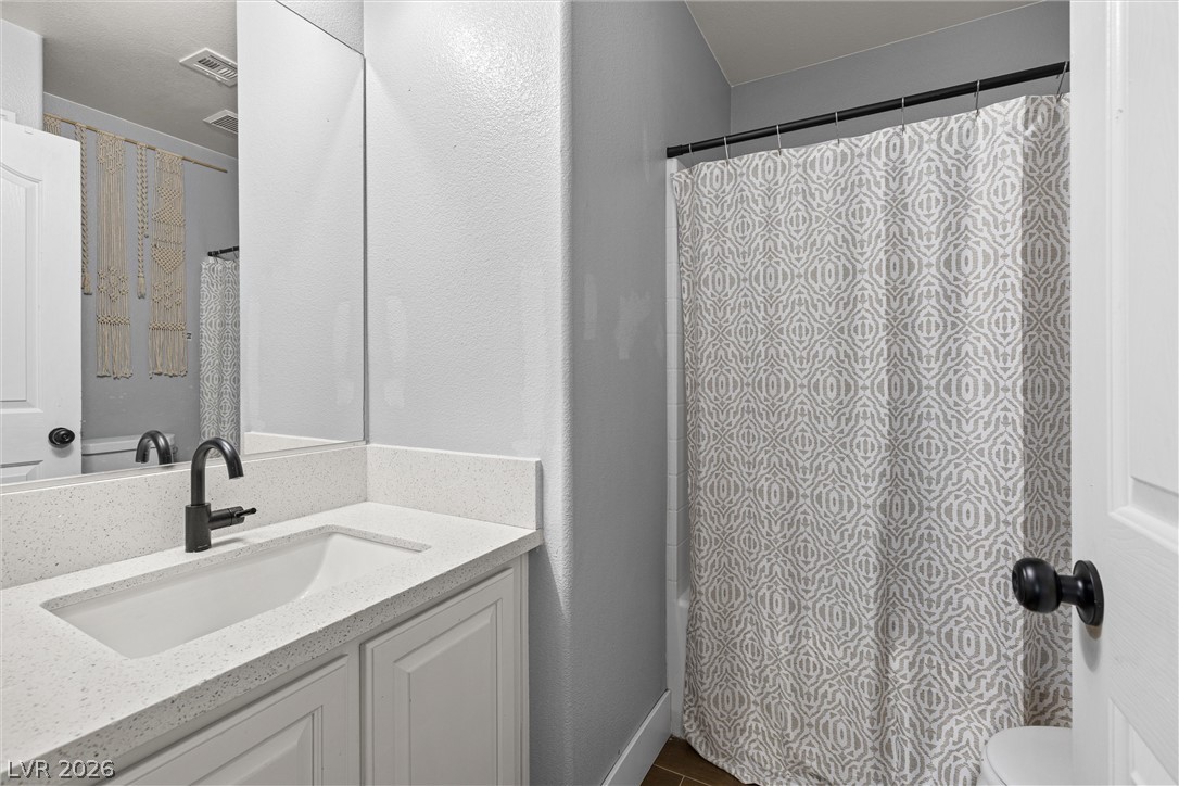 Photo 13 of 31, 5535 Baccarat Avenue #103