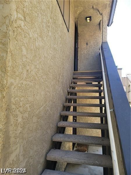 Photo 6 of 18, 4720 Obannon Drive #D