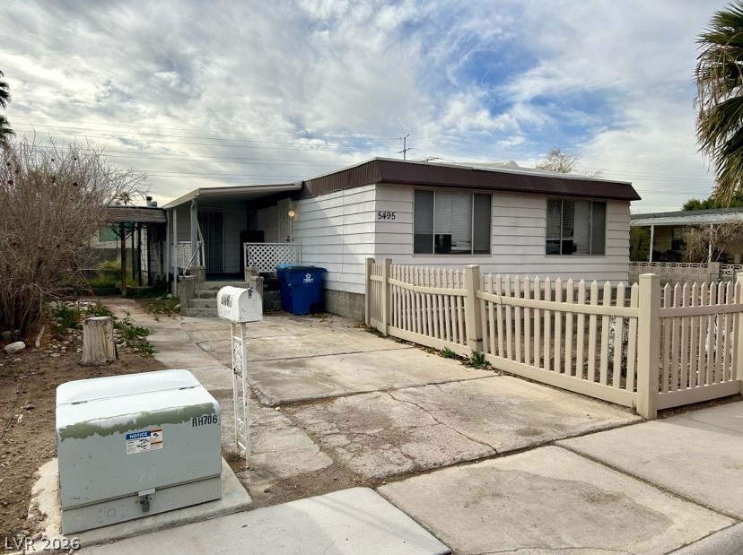 Photo 3 of 5495 Everglade Street