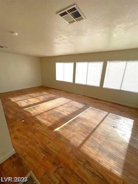Photo 14 of 32, 5556 Everglade Street