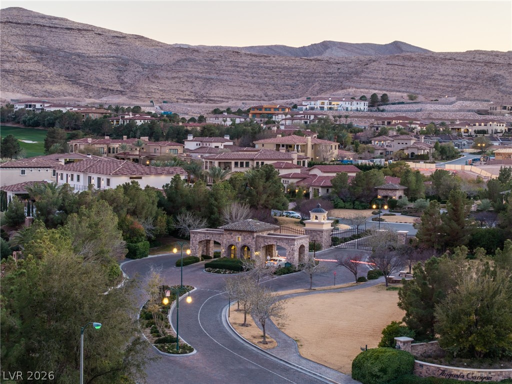 27 Olympia Canyon Way, Las Vegas 89141