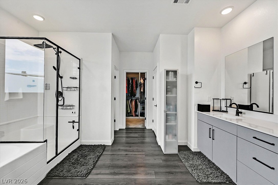 Photo 18 of 42, 728 Emerson Creek Court