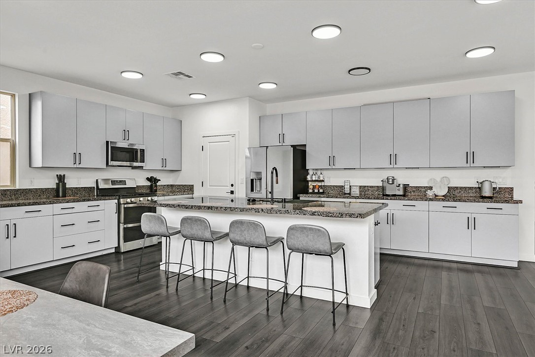 Photo 6 of 42, 728 Emerson Creek Court