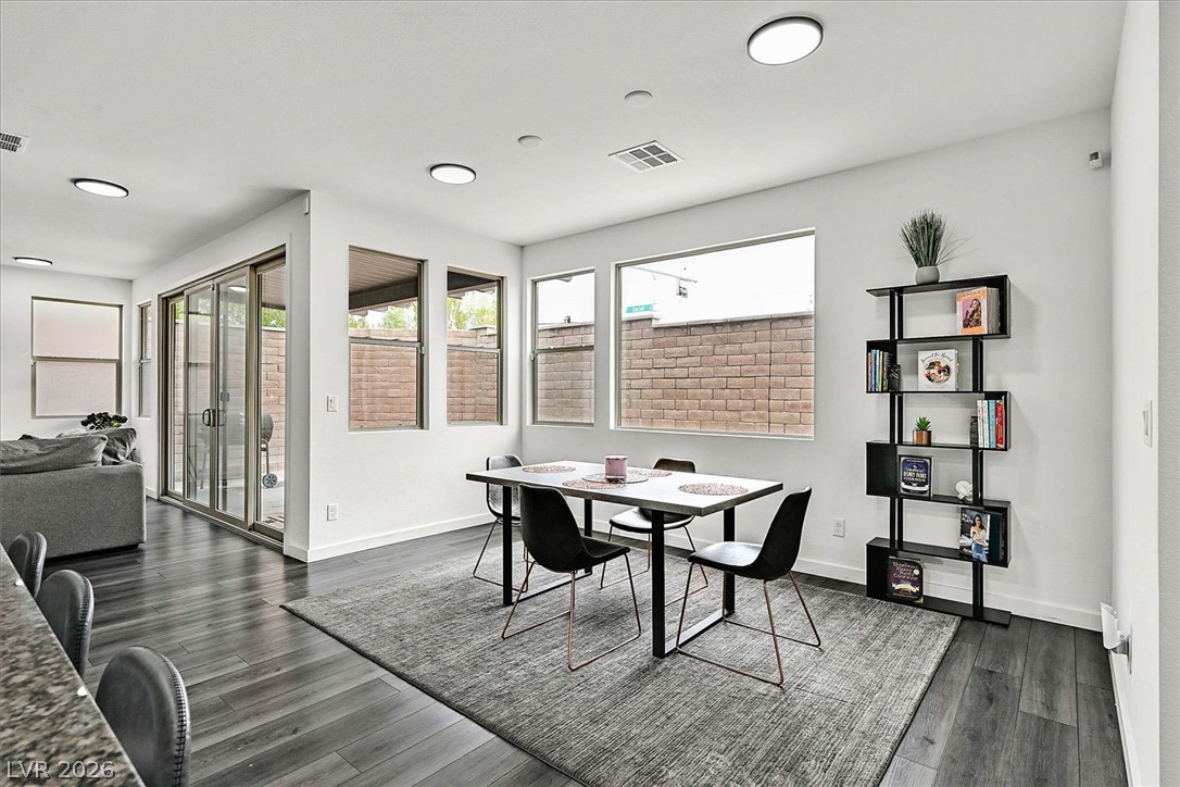 Photo 9 of 42, 728 Emerson Creek Court