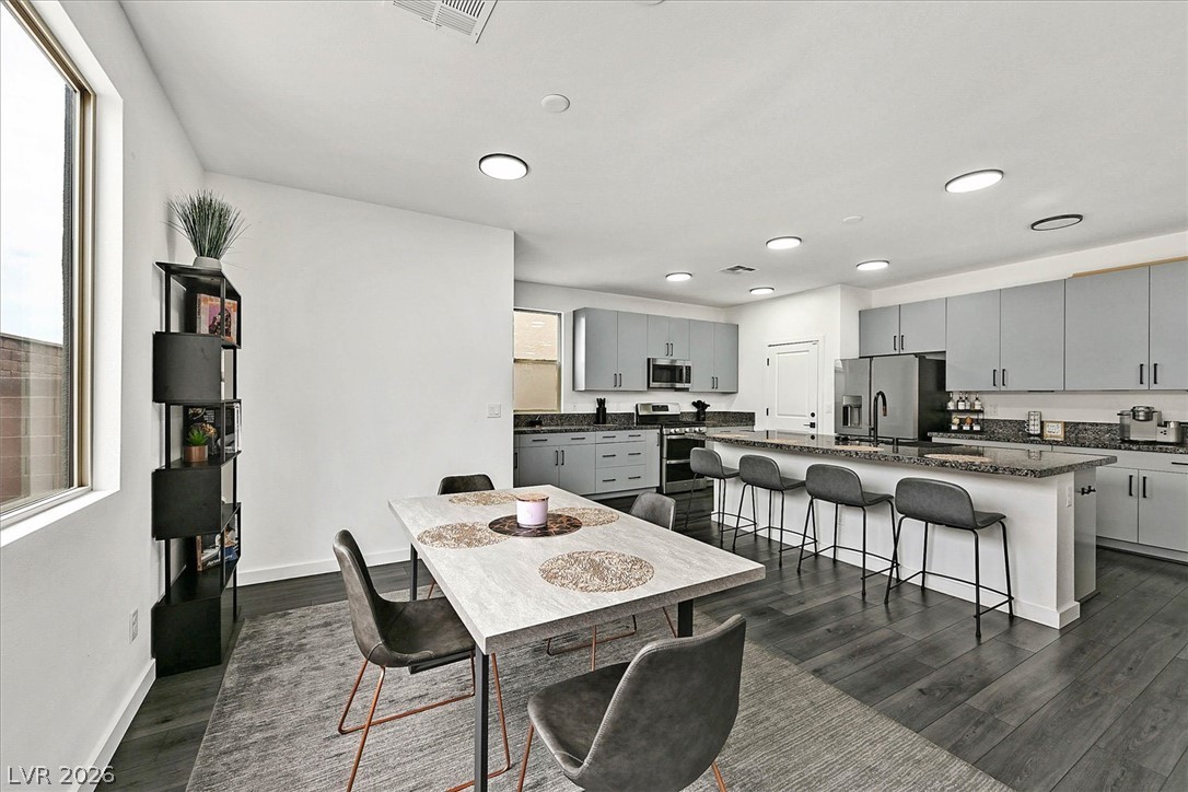 Photo 10 of 42, 728 Emerson Creek Court