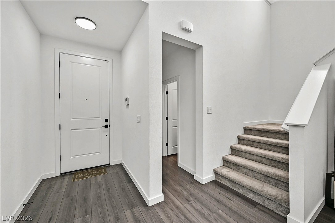 Photo 11 of 42, 728 Emerson Creek Court