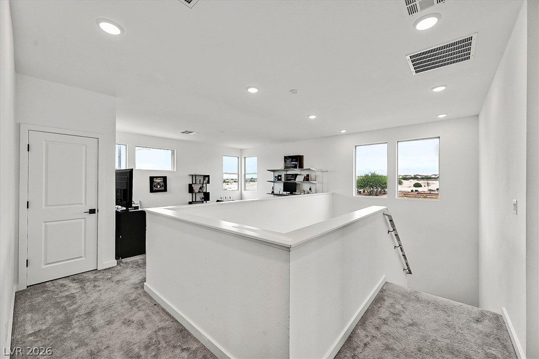 Photo 12 of 42, 728 Emerson Creek Court