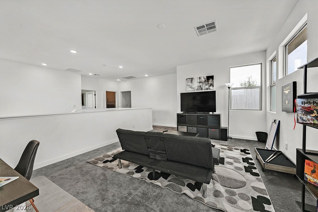 Photo 13 of 42, 728 Emerson Creek Court