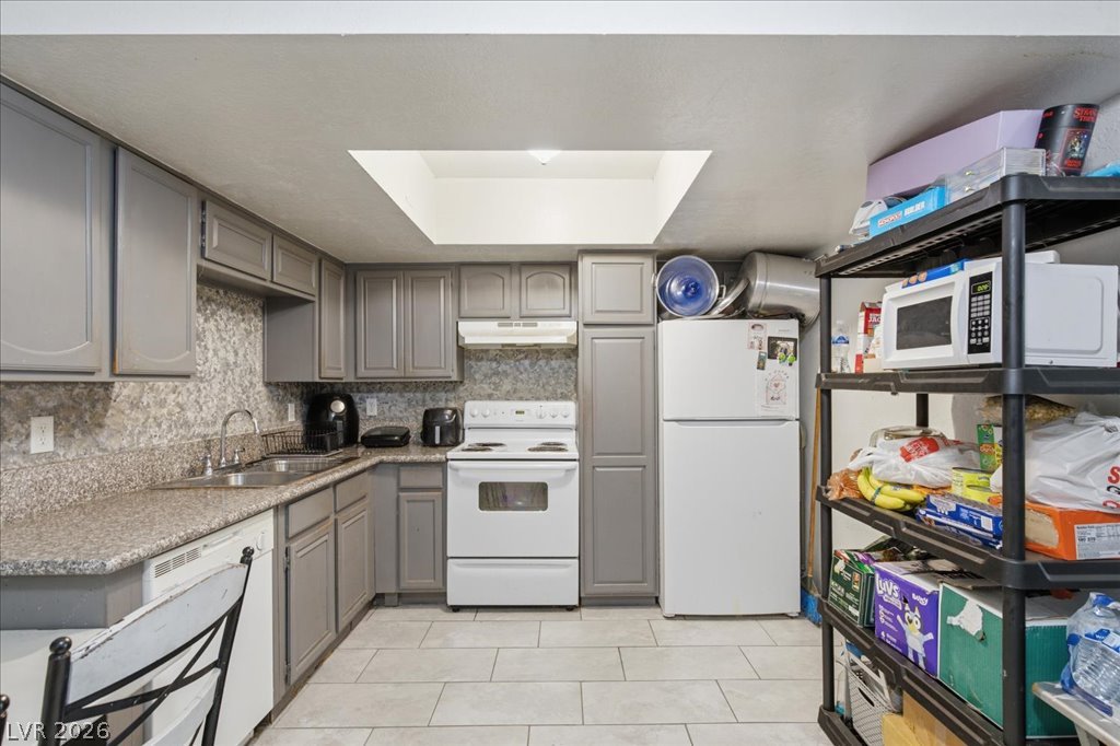 Photo 7 of 21, 6148 Camino De Rosa Drive