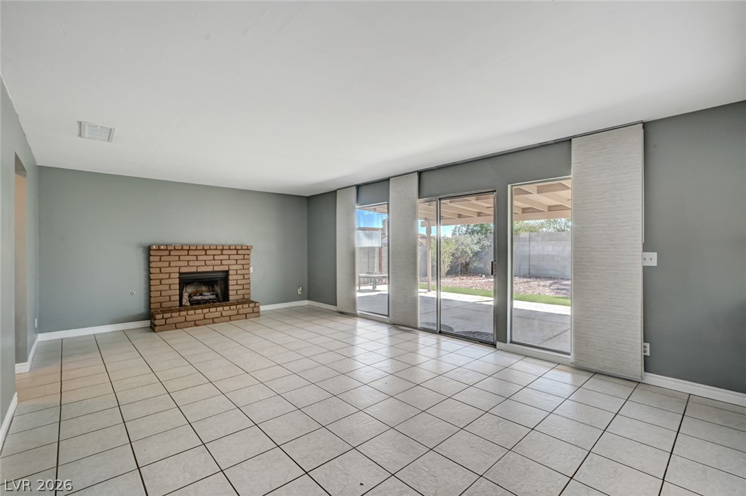 Photo 6 of 35, 845 Shoreview Drive