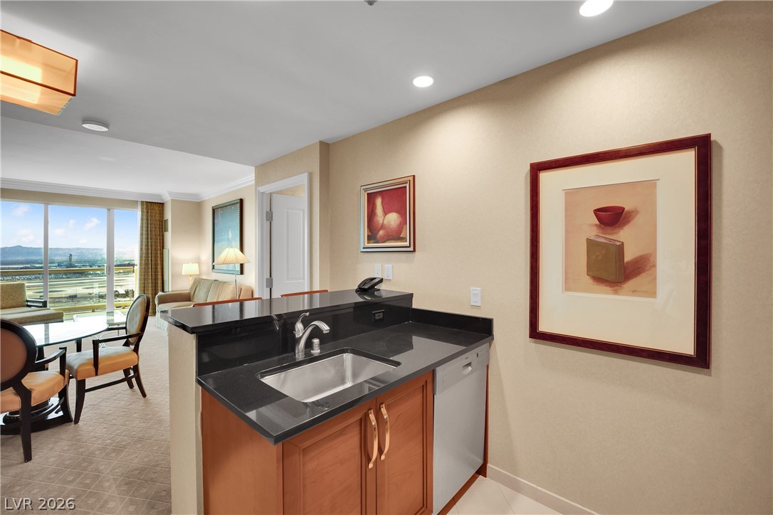 Photo 22 of 57, 135 E Harmon Avenue #2814