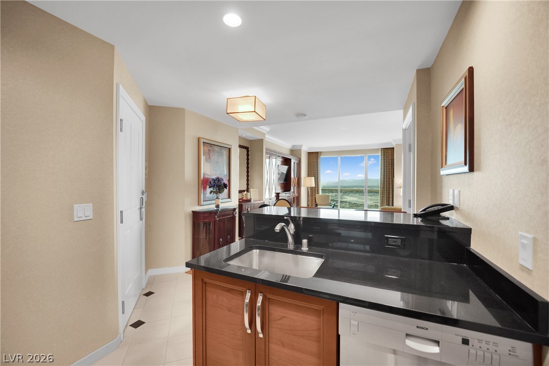 Photo 23 of 57, 135 E Harmon Avenue #2814