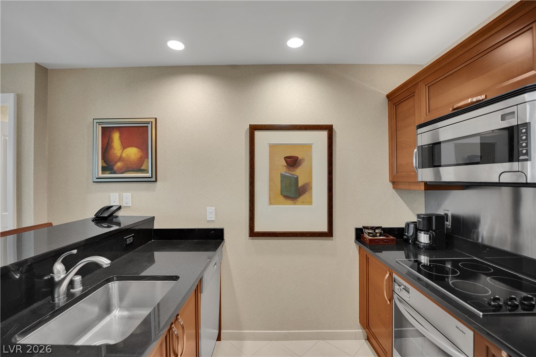 Photo 26 of 57, 135 E Harmon Avenue #2814
