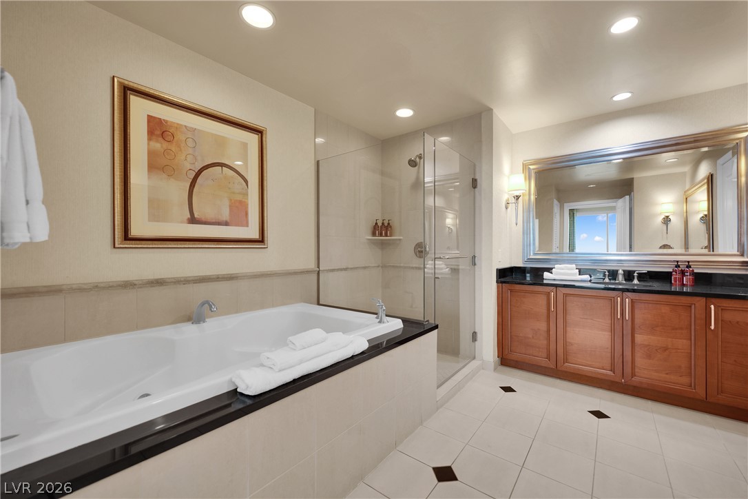 Photo 35 of 57, 135 E Harmon Avenue #2814